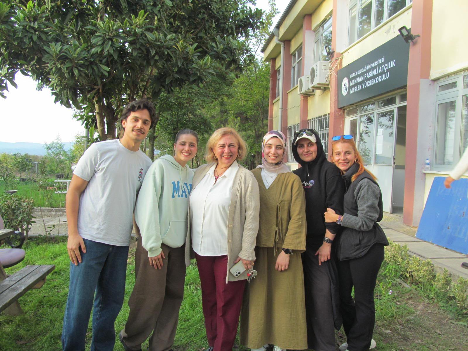 MENNAN PASİNLİ ATÇILIK MYO’DA AİLE OLMANIN GÜCÜ: İKİNCİ SINIFLARDAN BİRİNCİ SINIFLARA GÖNÜLDEN “HOŞ GELDİNİZ” BULUŞMASI